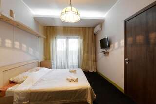 Отель Nikofa Новый Афон Улучшенный номер с 2 кроватями размера «queen-size»-2